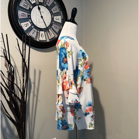 NWOT Jennie & Marlis Cream with Coral & Blue Flowered Blouse Size L - Picture 4 of 7